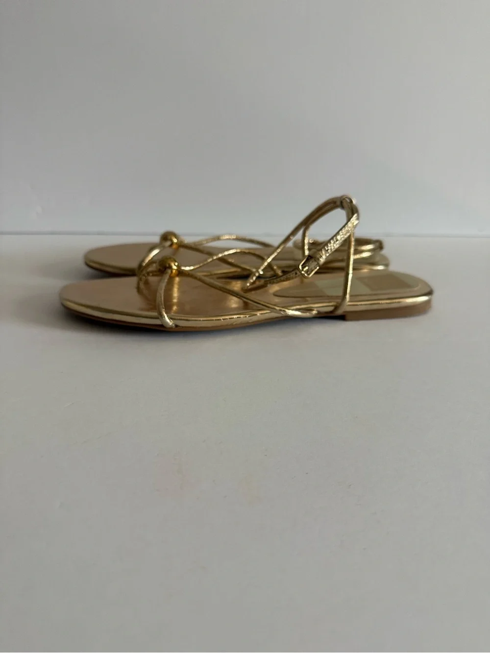 Dolce vita Gold Women's Strappy Toe-Post Sandals size 8